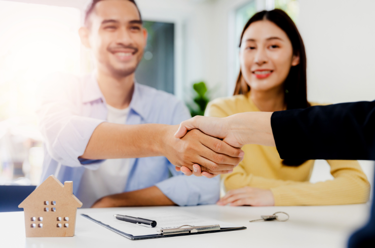 Is It Better to Rent a House or an Apartment?